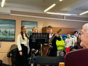 Setk&aacute;n&iacute; generac&iacute; v domově seniorů