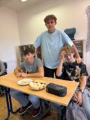 Osm&aacute;ci v kuchyni