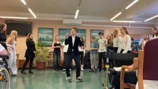 Setk&aacute;n&iacute; generac&iacute; v domově seniorů